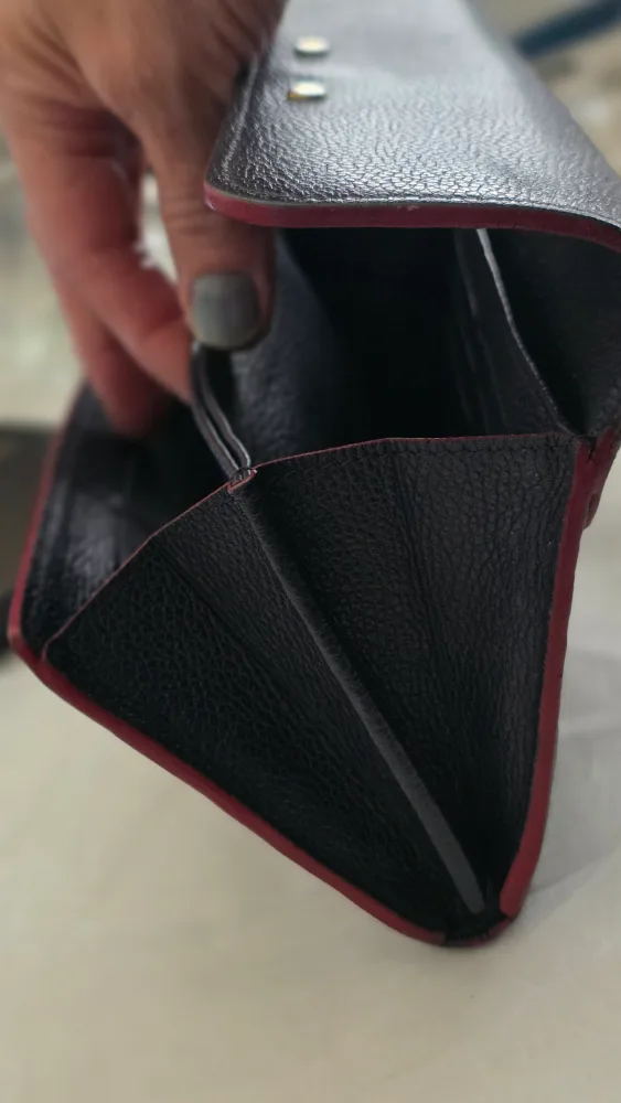 Louis Vuitton Leather Wallet image indicator(9)