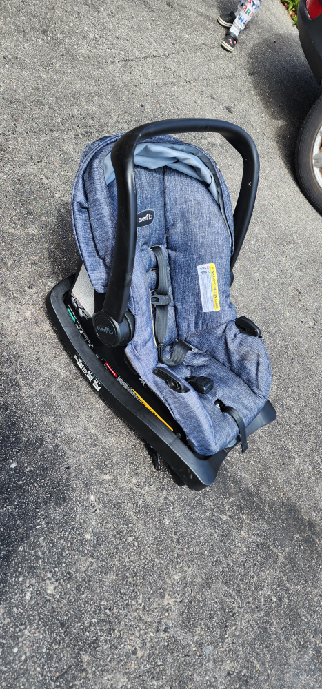Evenflo Infant Car Seat - photo 3