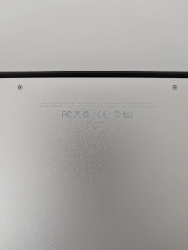 MacBook Pro 15" (Mid 2010) – For Parts / Repair image indicator(9)