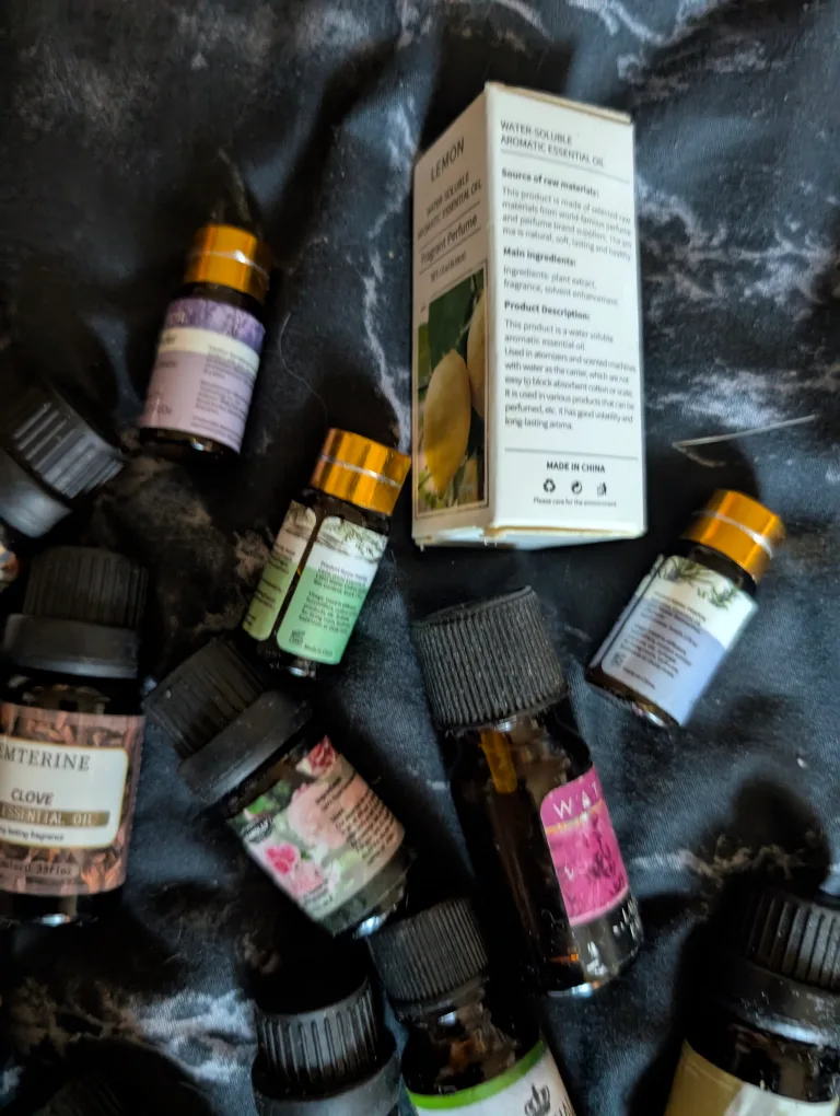 Assorted Essential Oil Collection image indicator(7)