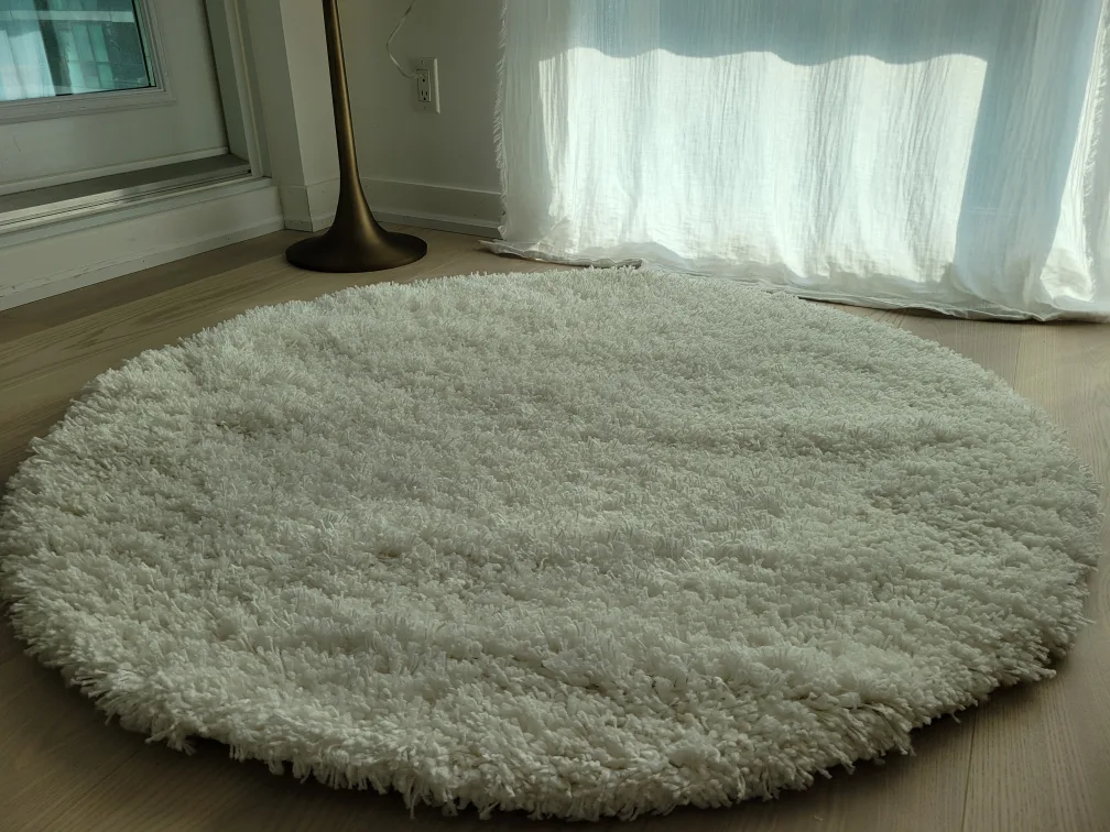 Round White Shag Rug thumbnail