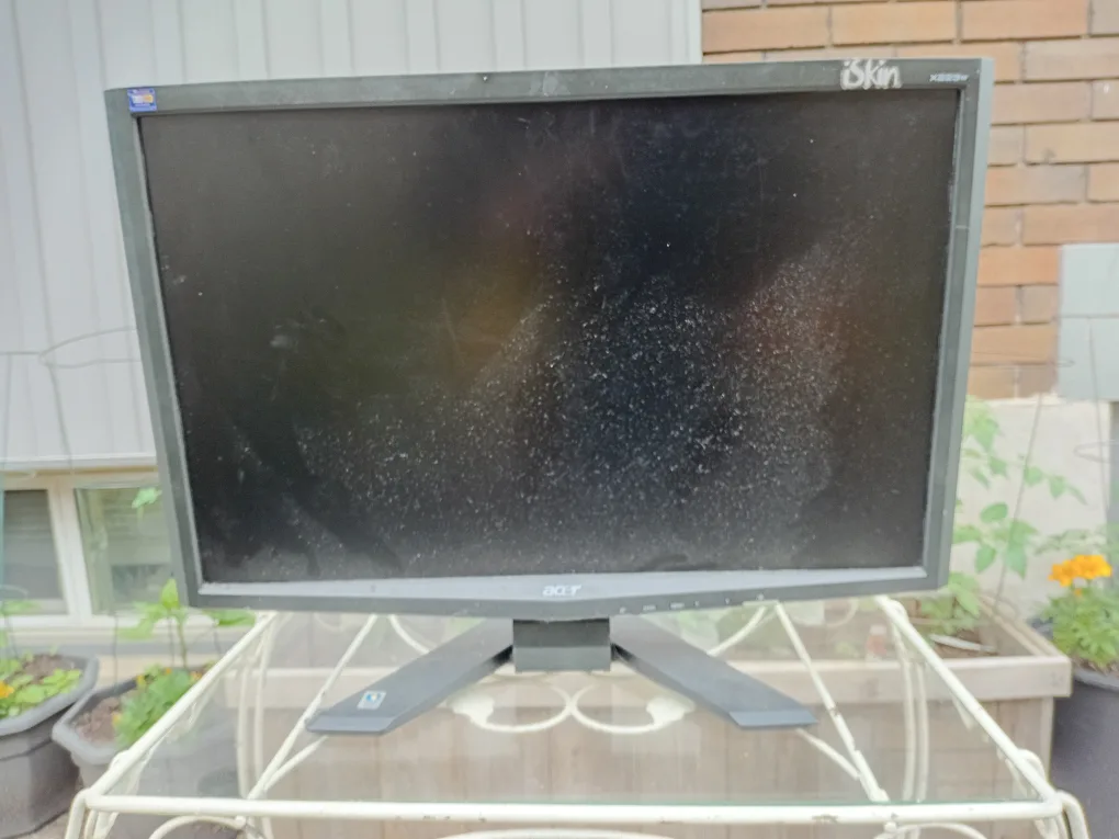 Acer N223W LCD Monitor thumbnail