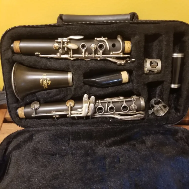 Roy Benson CB-317 Clarinet with Case thumbnail