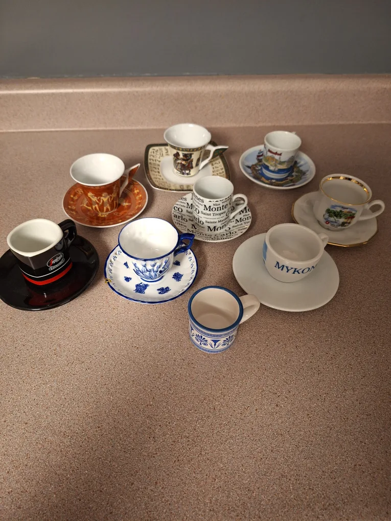 Espresso Cups & Saucers - Souvenir Collection thumbnail