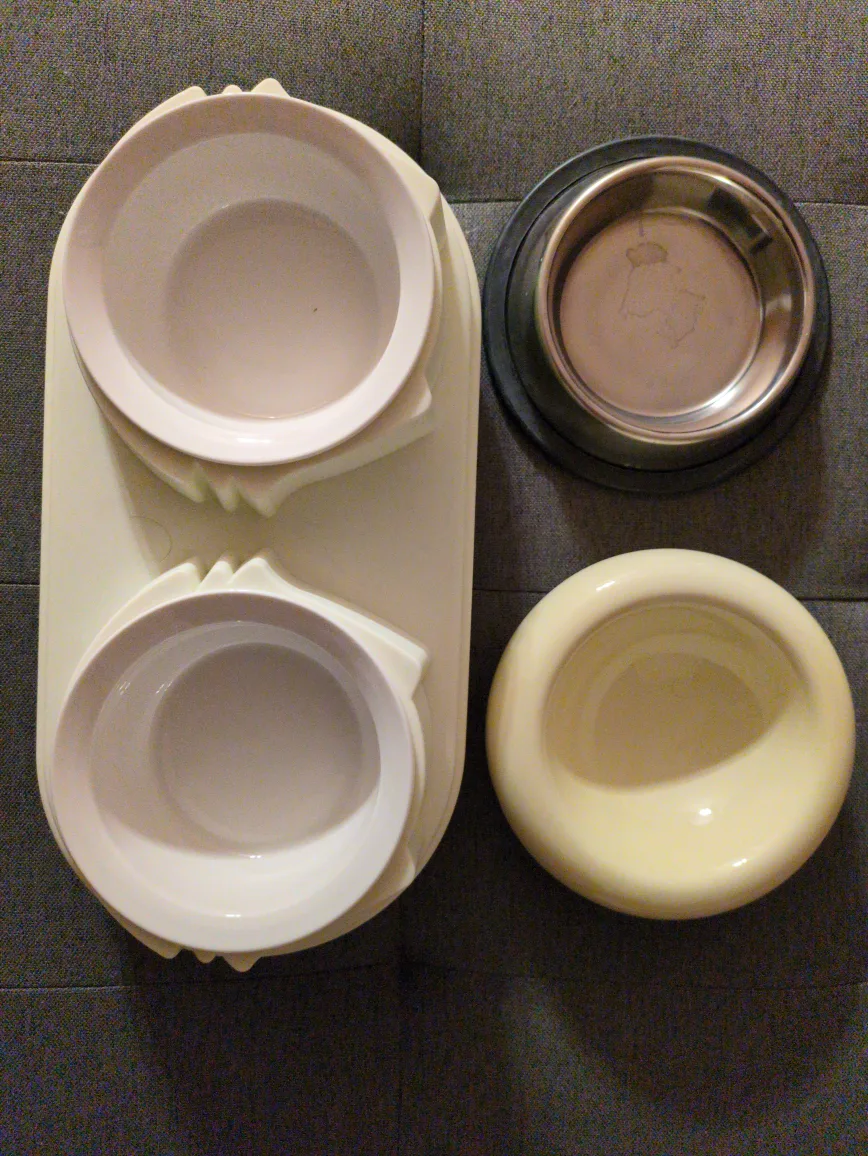 Assorted Pet Bowls - Great Condition! thumbnail