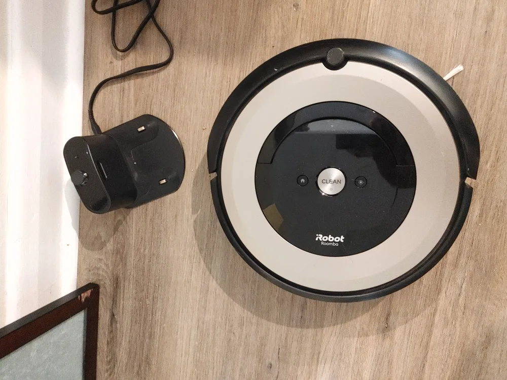 iRobot Roomba e6 Robot Vacuum thumbnail