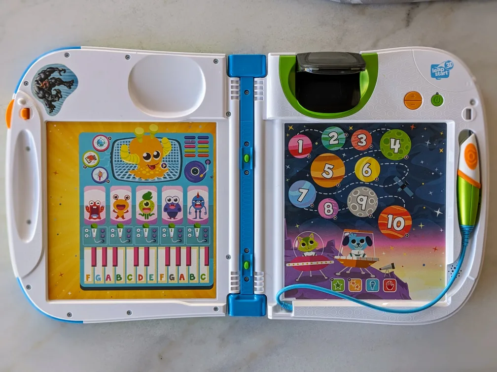 LeapFrog LeapStart 3D Learning System + 8 Activity Books image indicator(2)