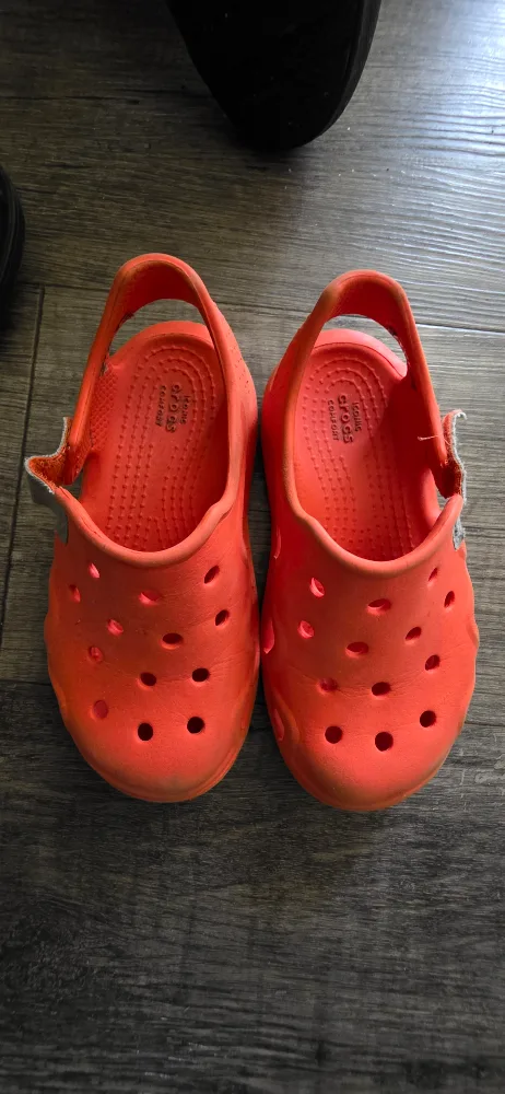 Orange Crocs Toddler Size 6/7 thumbnail