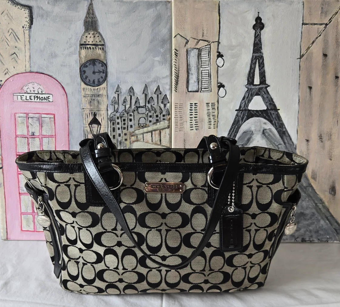 Fashion Authentic COACH Black & Grey Signature Tote
