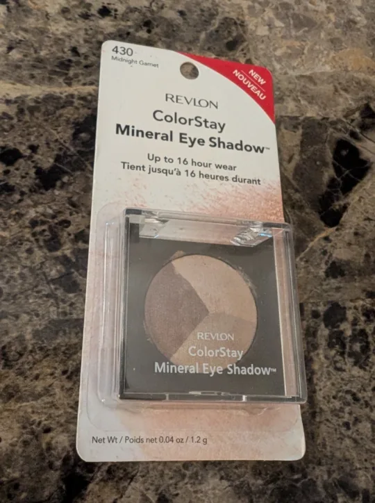 Revlon Eye Shadow thumbnail