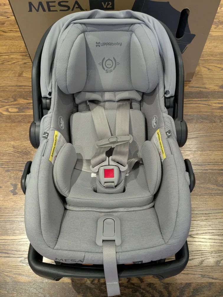 UPPAbaby MESA V2 Infant Car Seat - Like New! thumbnail