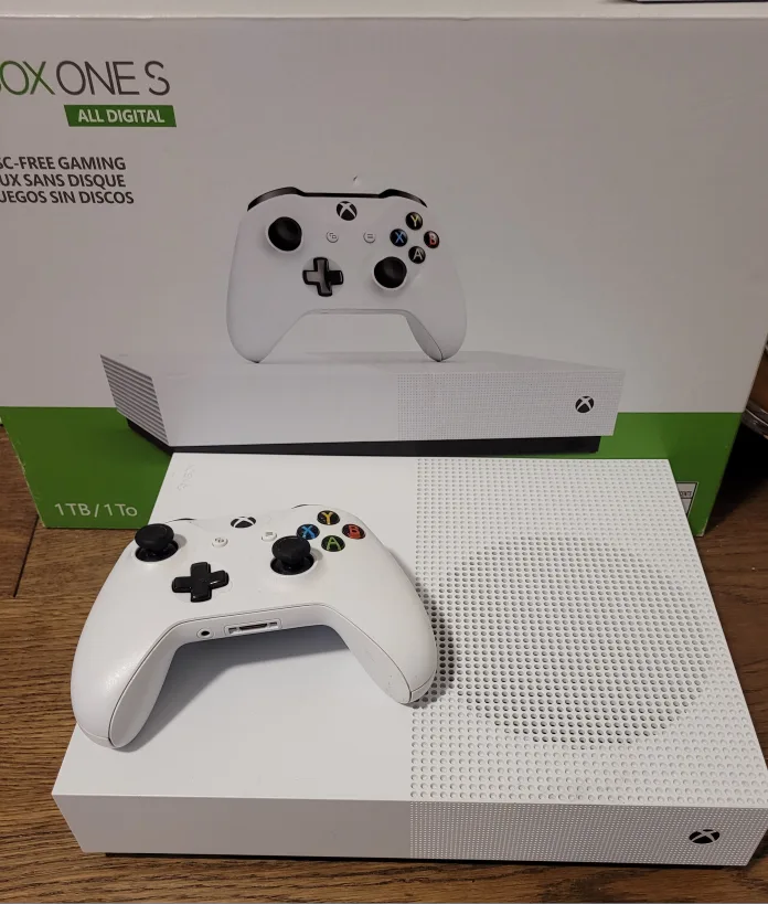 Xbox One S All Digital Edition - 1TB image indicator(2)