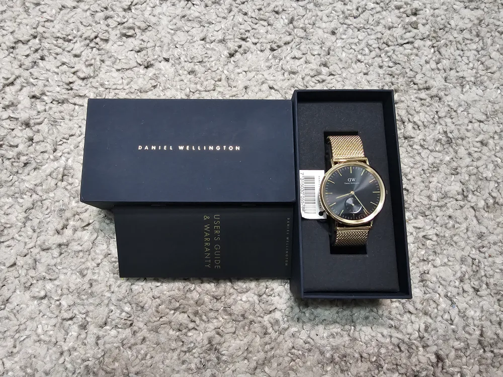 Brand new Daniel Wellington Gold Mesh Watch-Men thumbnail