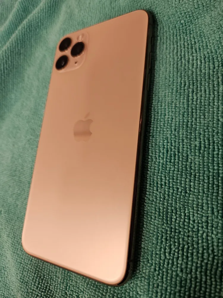 iPhone 11 Pro Max - Gold image indicator(2)
