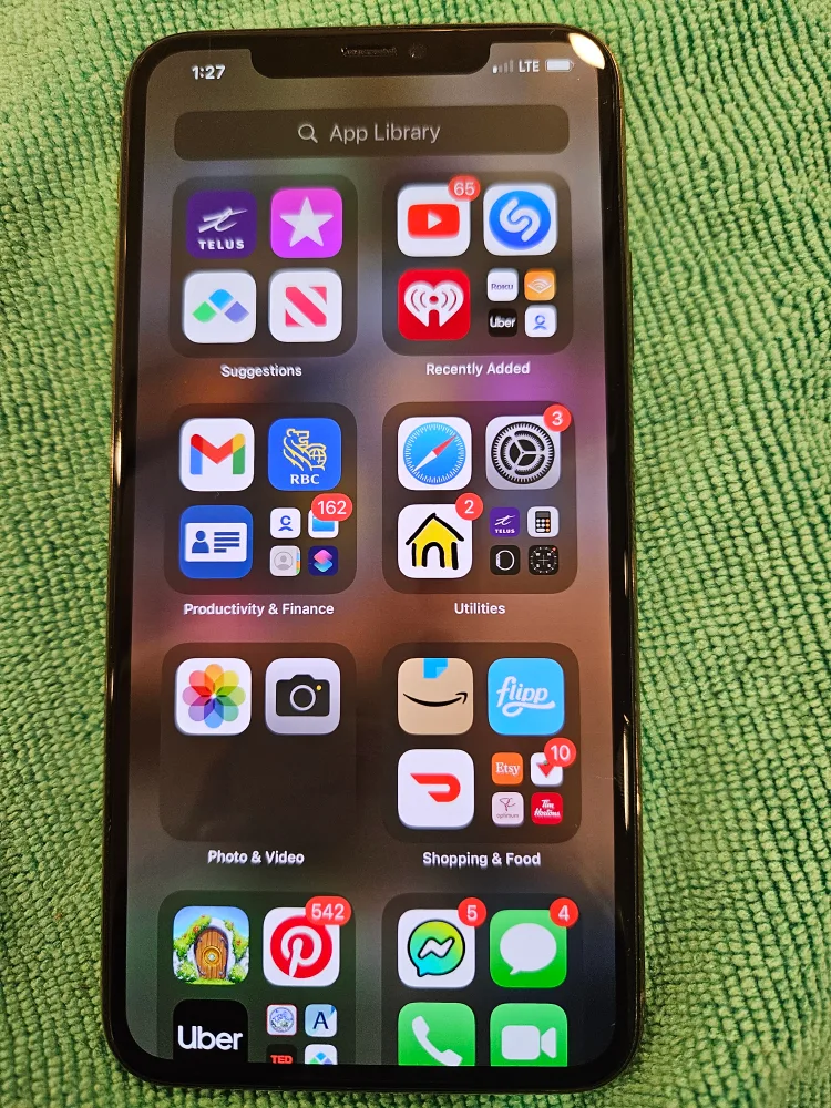 iPhone 11 Pro Max - Gold image indicator(3)