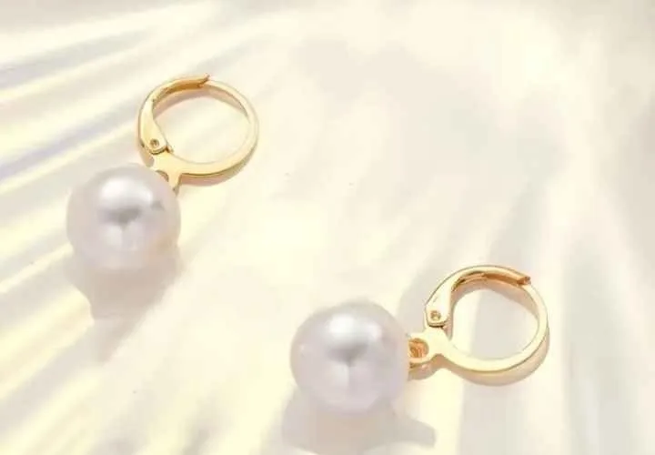 NEW Pearl Necklace & Earrings Set image indicator(5)