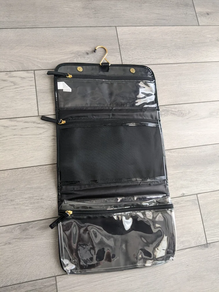 Travel Toiletry Bag image indicator(3)