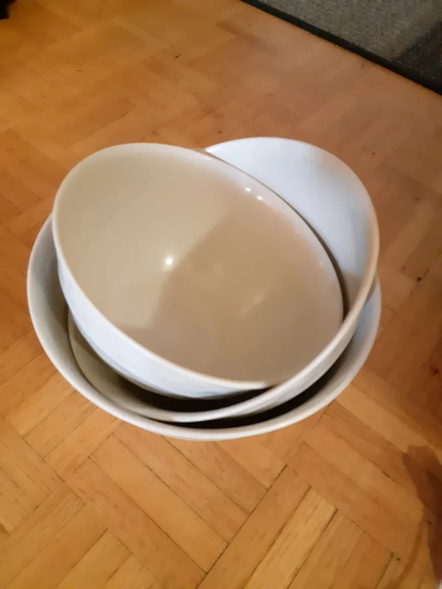 3 White  melamine mixing Bowls 🇨🇦 thumbnail