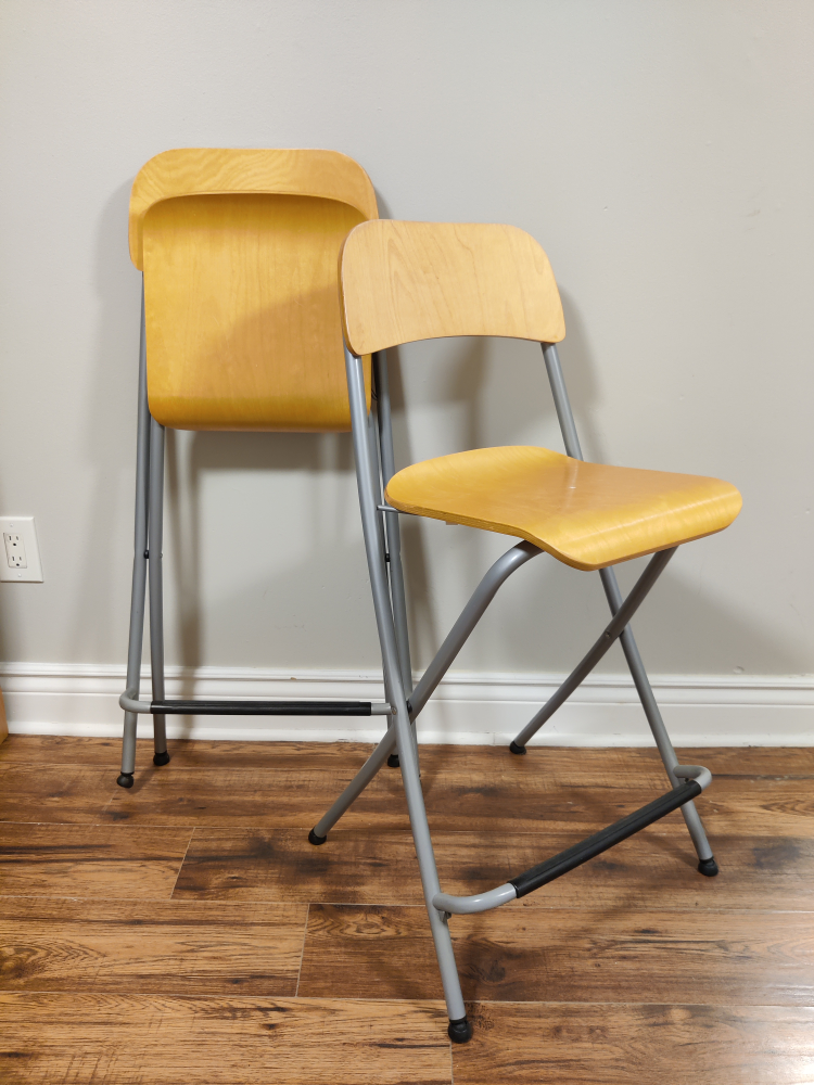 2 Folding High Chairs