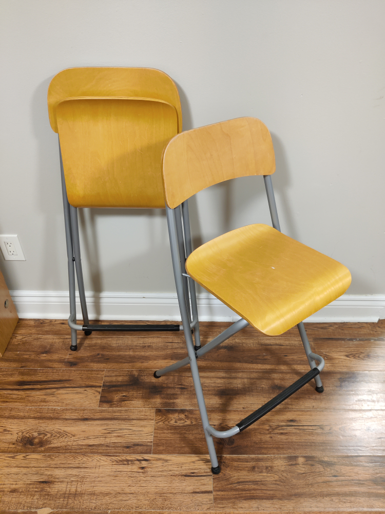 2 Folding High Chairs - photo 3