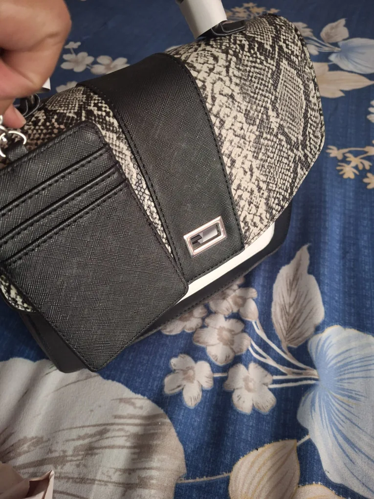 Ardene Faux Leather Square Tote Bag - New image indicator(9)