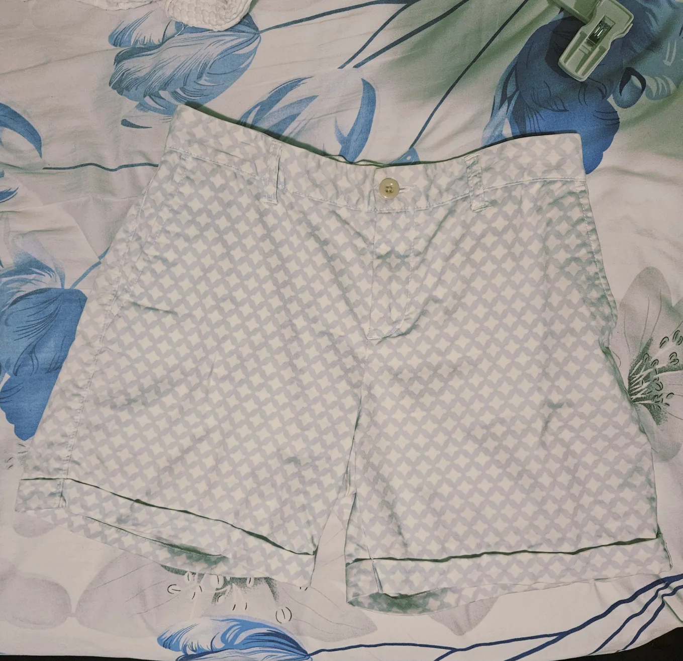 GAP Girlfriend 6 Inch Short - Size 6 image indicator(2)