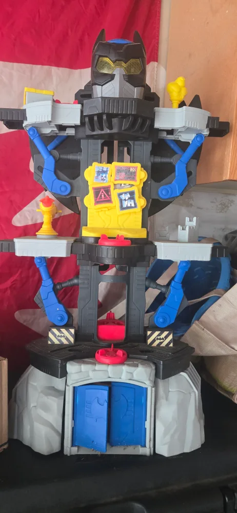 Fisher-Price DC Batman Bat-Tech Batcave Playset thumbnail