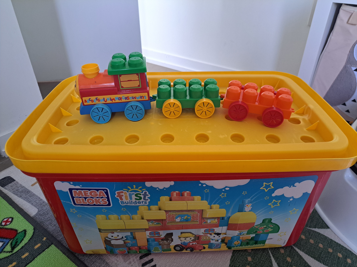 Large box of Mega Bloks - photo 2