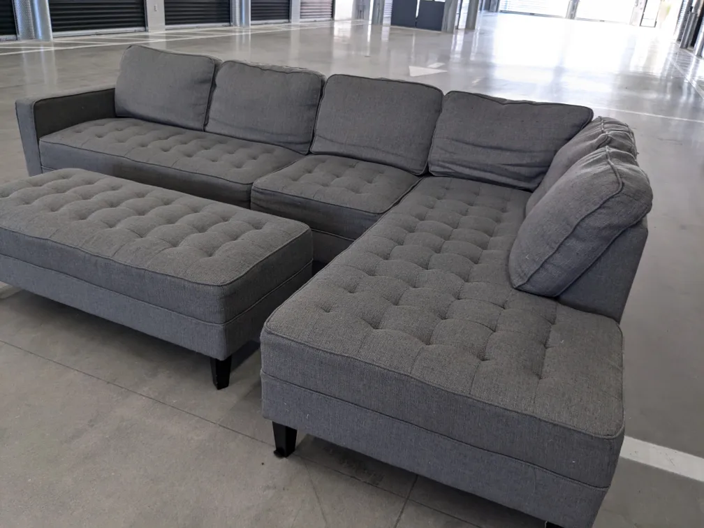 free delivery - 4 piece sectional from structube ! thumbnail