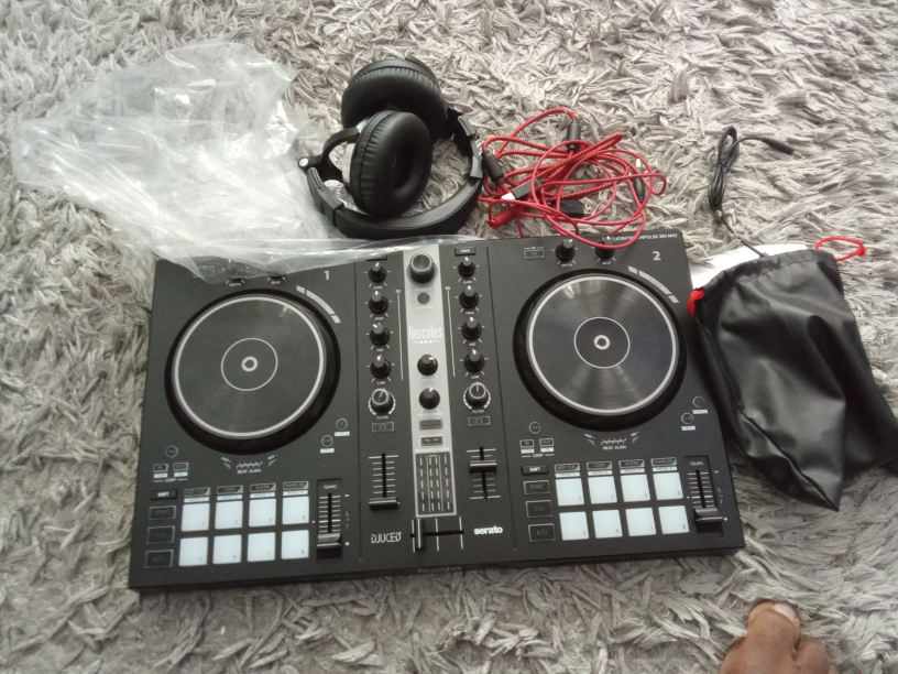 Hercules DJControl Inpulse 300 MK2 DJ Controller