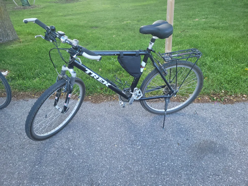 Trek 24-speed Front Suspension Bike thumbnail