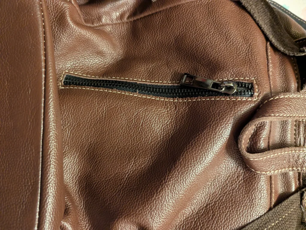 Brown Leather Backpack image indicator(5)