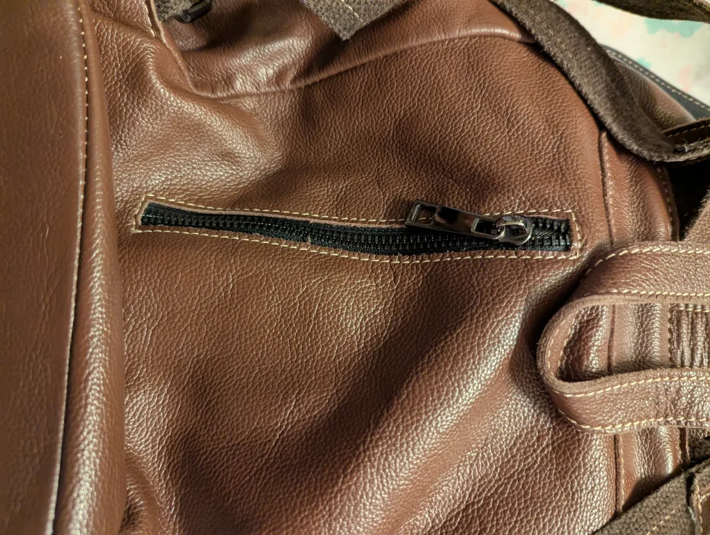 Brown Leather Backpack image indicator(7)
