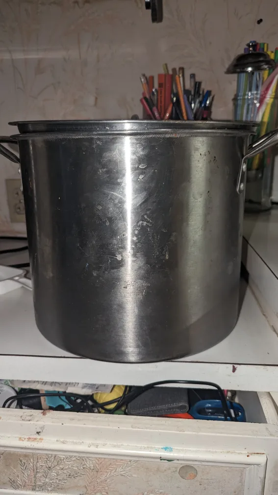 Used Stainless Steel Stock Pot thumbnail
