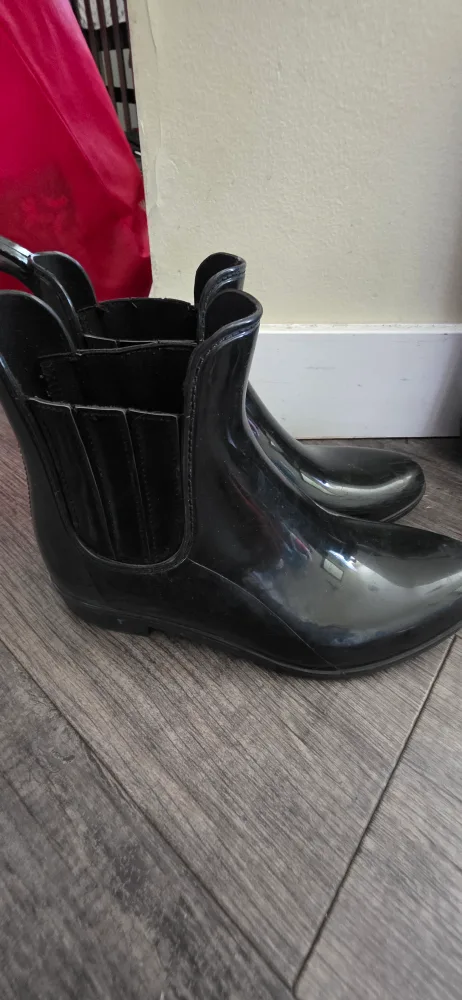 Black Rain Boots Size 8 thumbnail