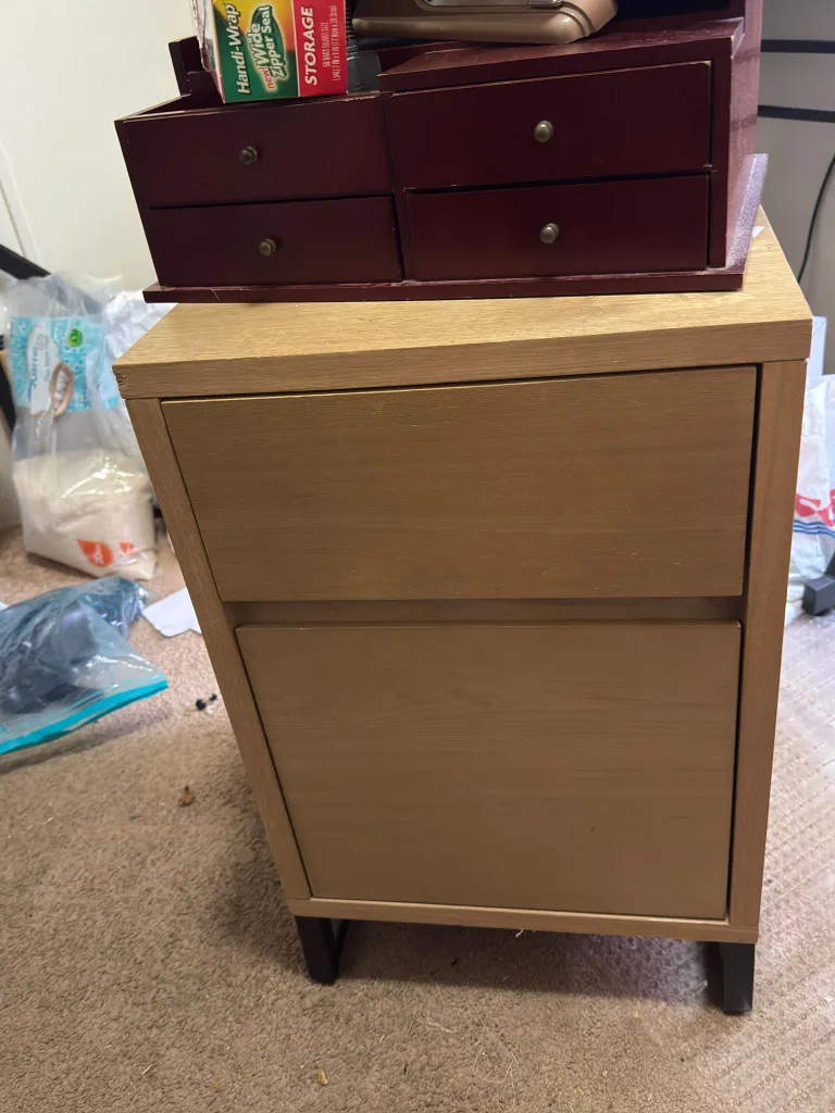 2 Nightstand $25 each thumbnail