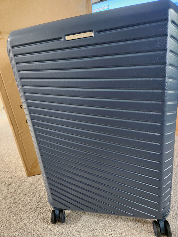 New Explorer EXP6028 Large Expandable Spinner Suitcase - photo 3