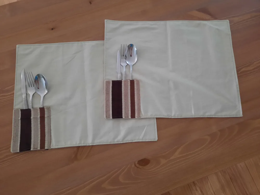 Handmade Placemats with Cutlery Pockets image indicator(4)