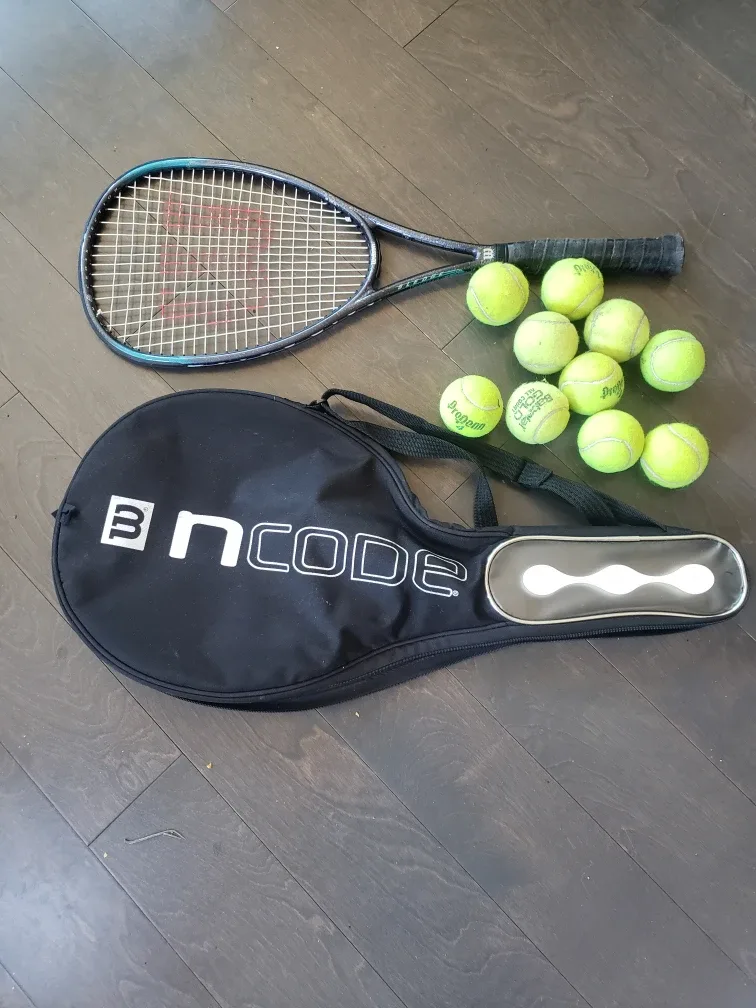 Wilson Tennis Racquet with Case & Balls