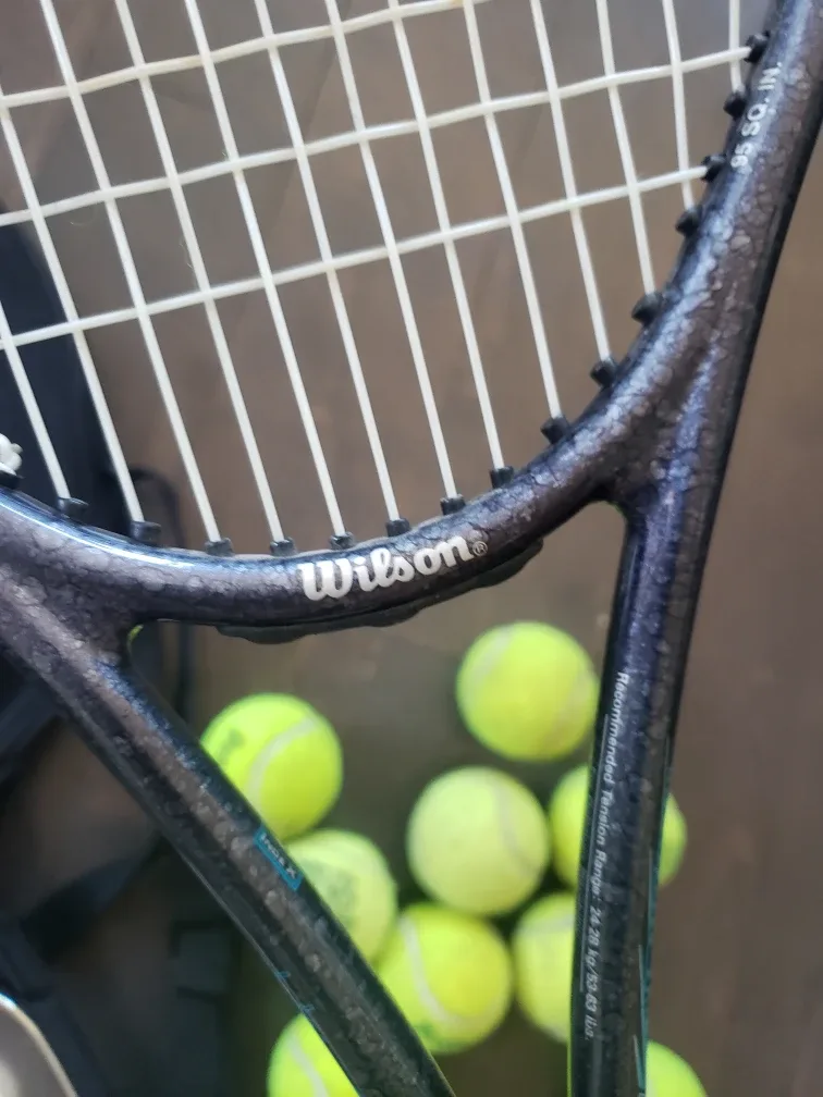 Wilson Tennis Racquet with Case & Balls image indicator(2)