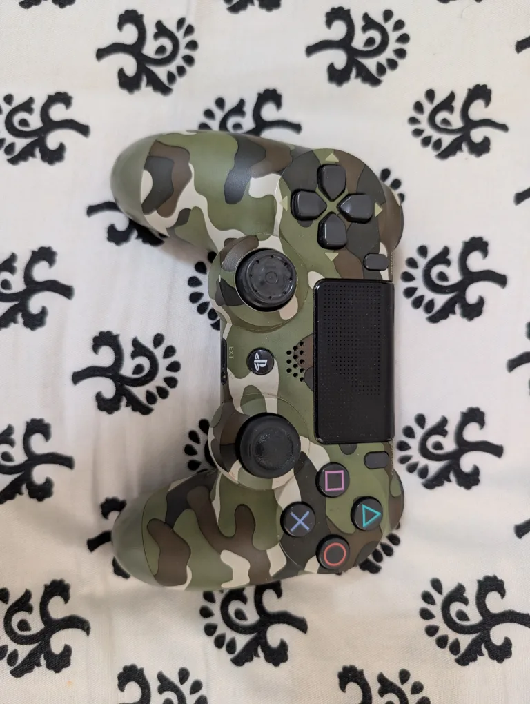 Sony PlayStation 4 DualShock 4 Camouflage Controller thumbnail