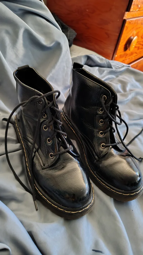 Palizzio Leather Boots thumbnail