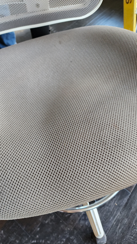 Ergonomic Mesh Drafting Chair – Adjustable & Comfortable - photo 5