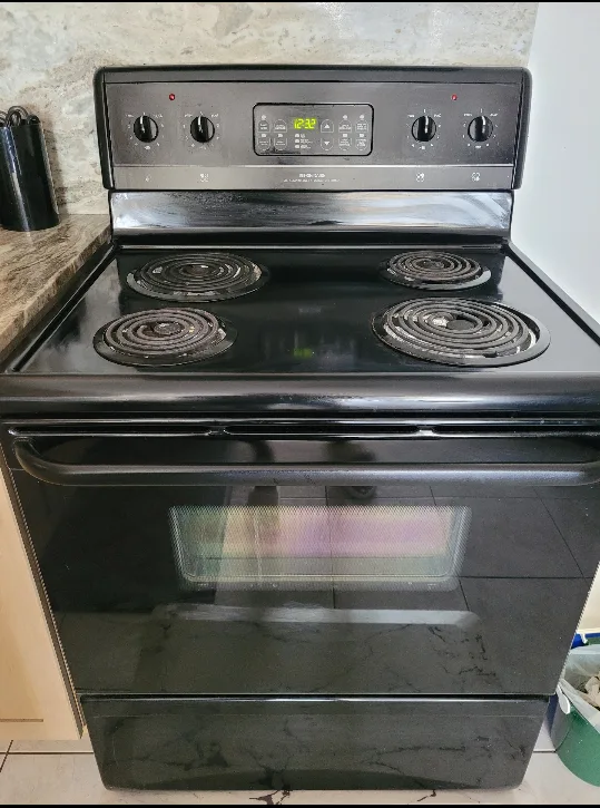 Frigidaire Black Electric Stove thumbnail