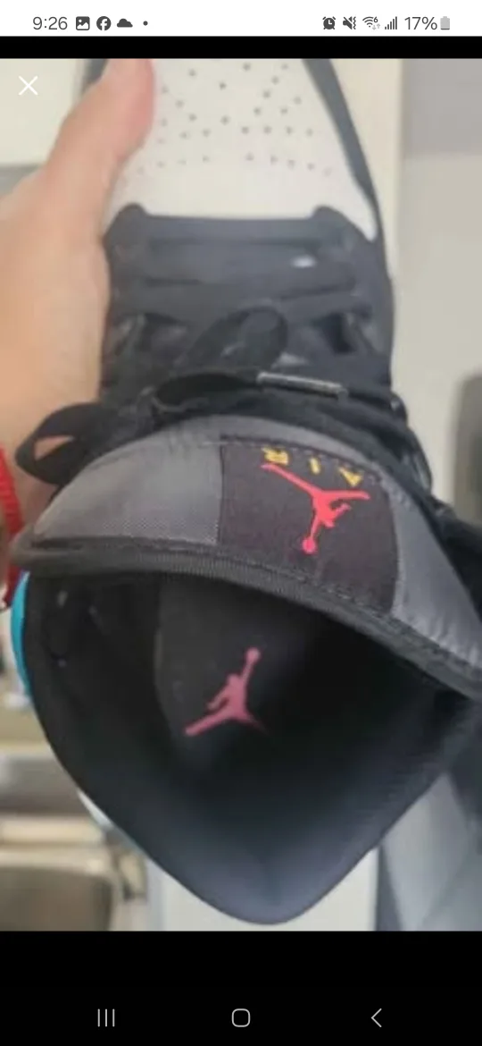 Air Jordan 1 Mid, size 9 mens image indicator(5)