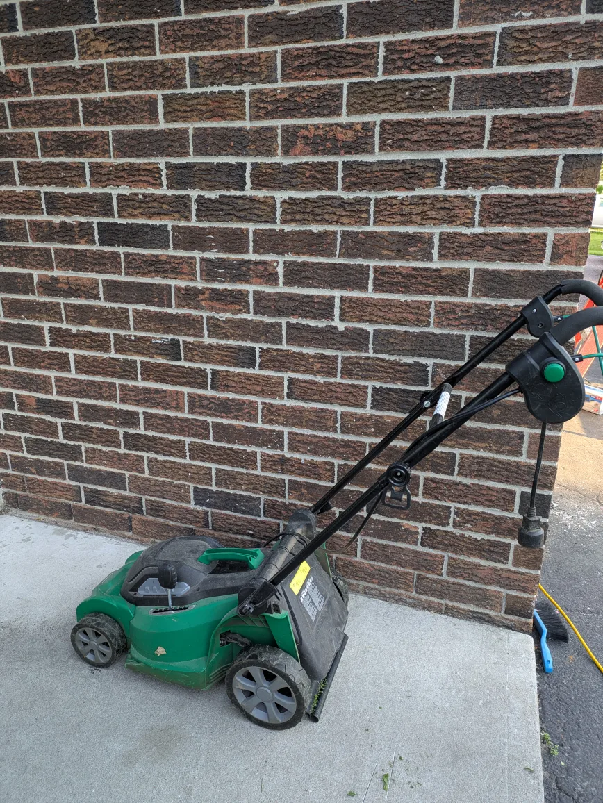 🇨🇦 Certified Electric Lawn Mower - Green thumbnail