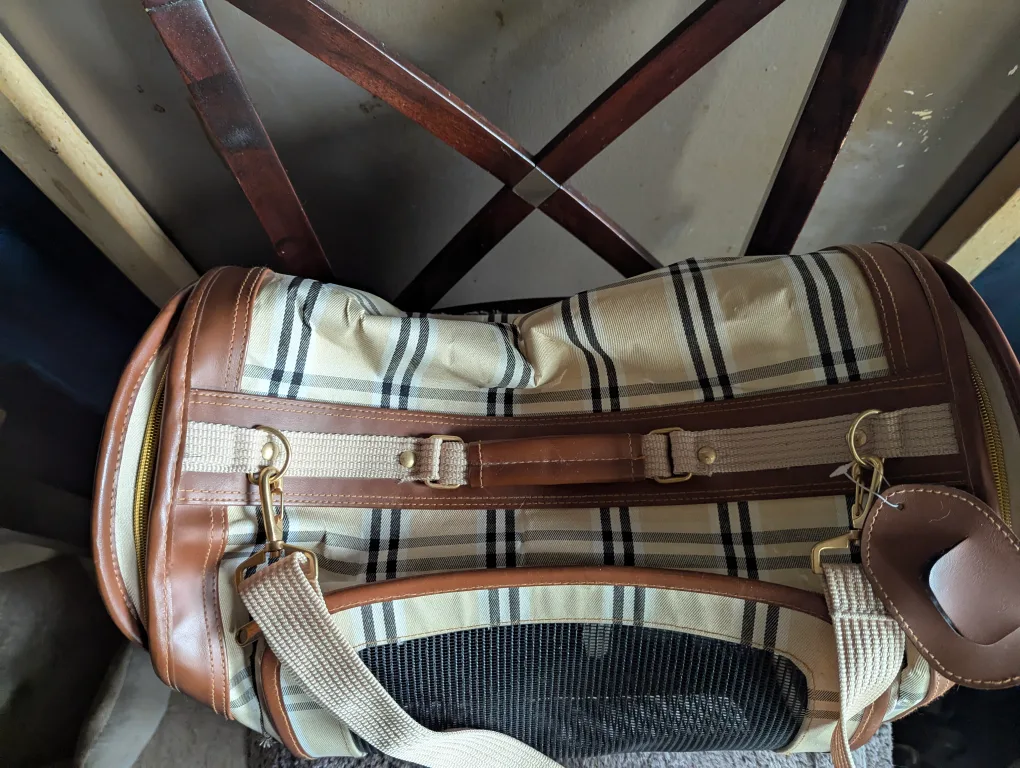 two new pet carriers image indicator(6)