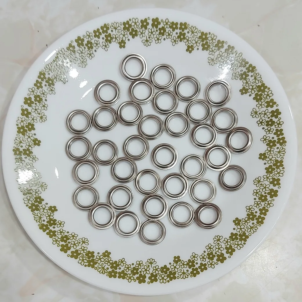 FREE metal grommets 🇨🇦 thumbnail