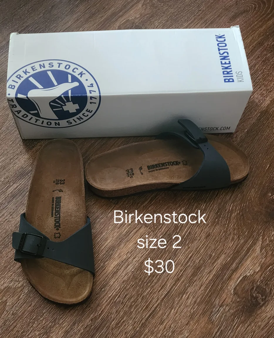 selection of girls' shoes image indicator(4)