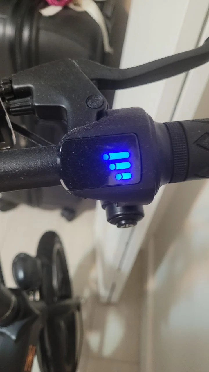 WHIZ Foldable Electric Bike - Like New! image indicator(7)